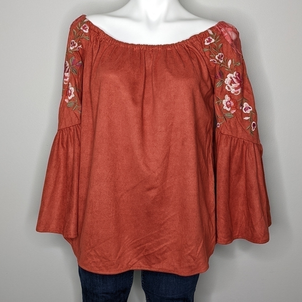 Umgee burnt orange embroidered floral lace bell sleeve blouse M
